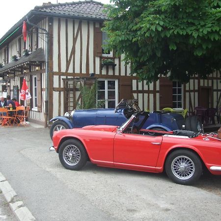 La Petite Auberge Chatelraould-Saint-Louvent Zewnętrze zdjęcie